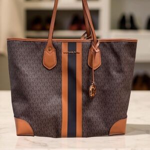 Michael Kors Eva Tote in Brown